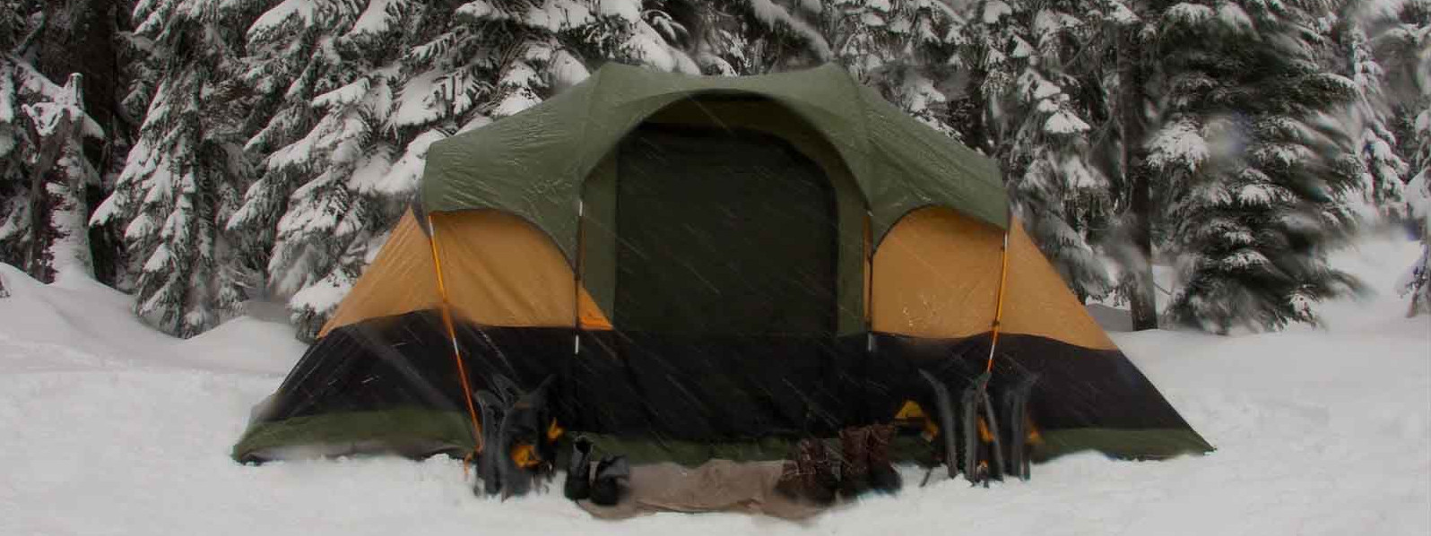 Zelten im Schnee mit Zeltheizung